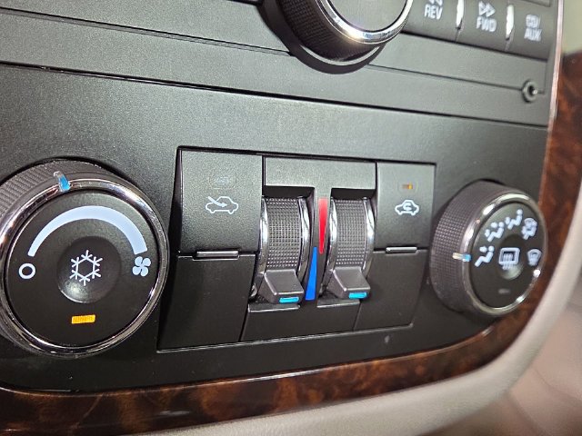 Used 2015 Chevrolet Impala LT FWD image 19