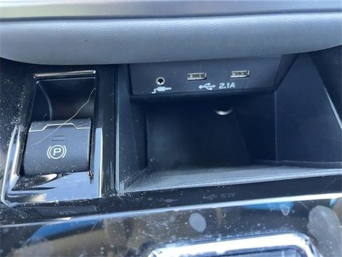 Certified 2022 Subaru Outback Limited image 22