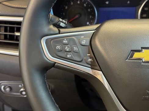 Used 2023 Chevrolet Equinox Premier FWD image 11