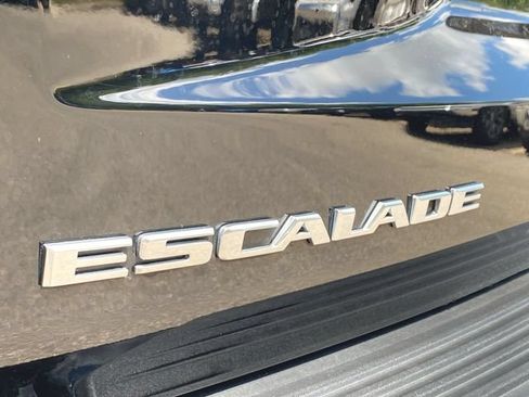 Used 2024 Cadillac Escalade Premium Luxury w/ LPO, Floor Liner Package AWD/4WD image 32