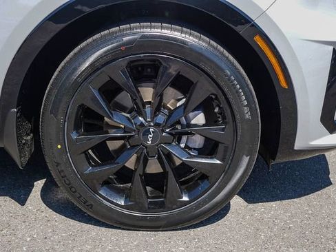 Certified 2023 Kia Sorento SX FWD image 10