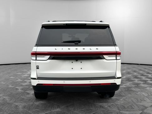Used 2023 Lincoln Navigator Reserve w/ Monochromatic Package AWD/4WD image 4