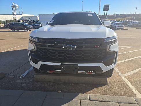 Used 2023 Chevrolet Suburban Z71 w/ Luxury Package image 10