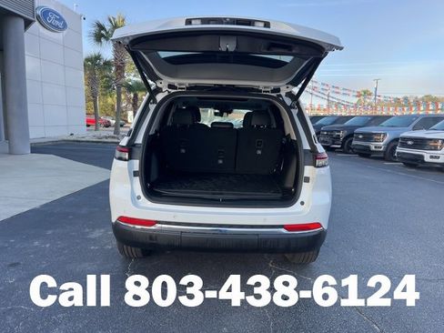 Used 2023 Jeep Grand Cherokee 4WD 4xe w/ Luxury Tech Group II image 31