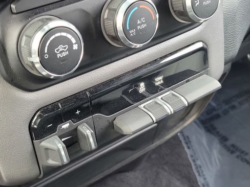 Used 2024 RAM 2500 Big Horn w/ Bed Utility Group image 26