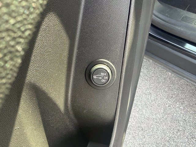 Used 2020 Chevrolet Equinox LT FWD image 29