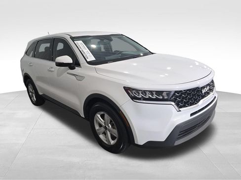 Used 2023 Kia Sorento LX FWD image 9