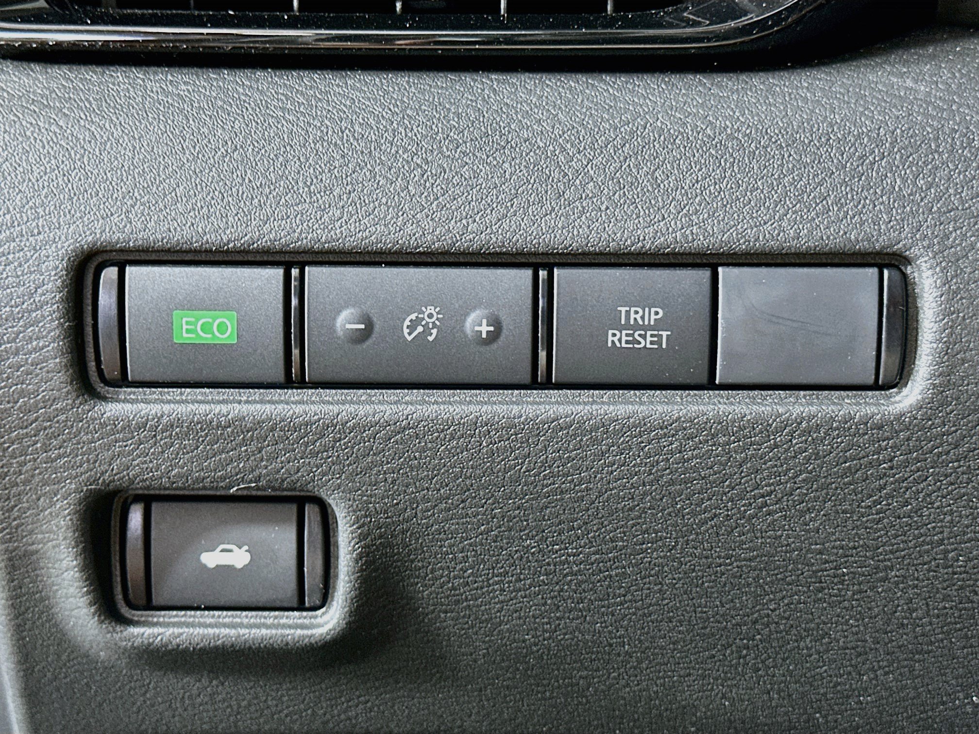 Used 2025 Nissan Sentra SR FWD image 17