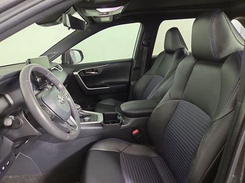 Used 2025 Toyota RAV4 XSE w/ Advanced Technology Package AWD/4WD image 13
