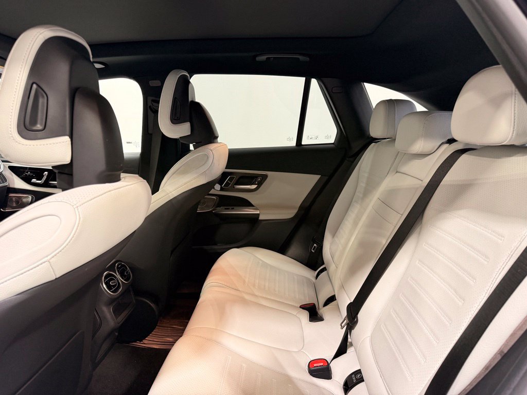 Used 2023 Mercedes-Benz GLC 300 4MATIC image 11