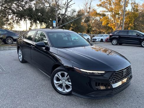 Used 2025 Honda Accord LX image 5