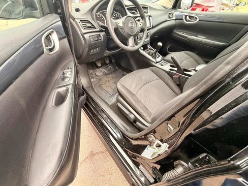 Used 2017 Nissan Sentra SR Turbo w/ SR Midnight Edition FWD image 9