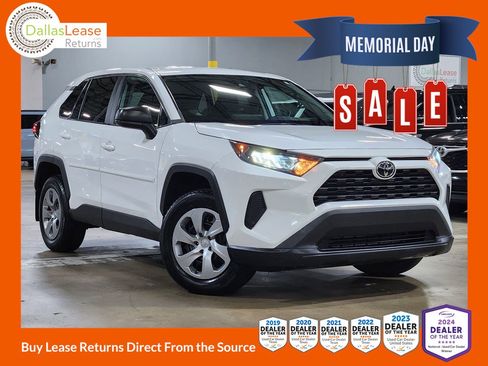 Used 2022 Toyota RAV4 LE AWD/4WD image 1