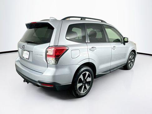Used 2017 Subaru Forester 2.5i Premium AWD/4WD image 9
