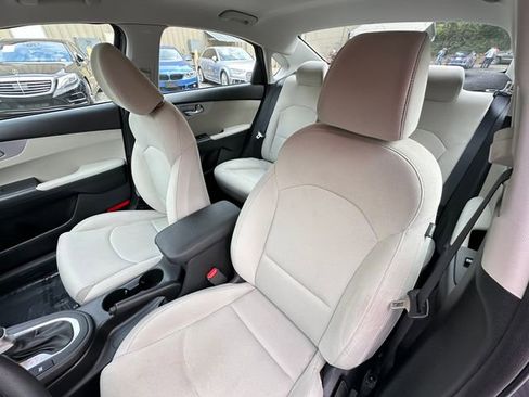 Used 2022 Kia Forte LXS image 12