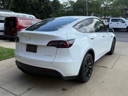 Used 2023 Tesla Model Y Long Range AWD/4WD image 7