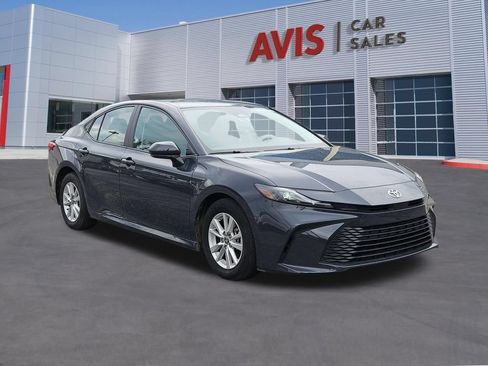 Used 2025 Toyota Camry LE FWD image 9
