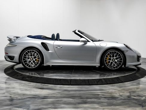 Used 2015 Porsche 911 Turbo S image 20