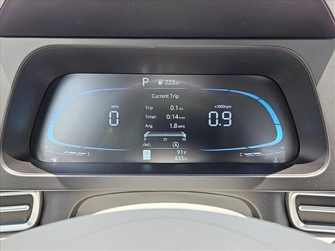 Used 2026 Hyundai Elantra SE FWD image 11