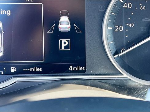 New 2025 Nissan Versa SR image 11