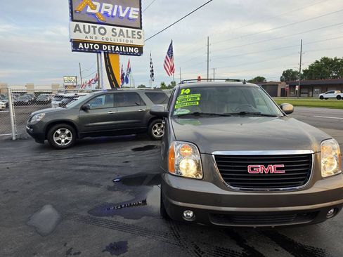 Used 2014 GMC Yukon XL SLT RWD image 7