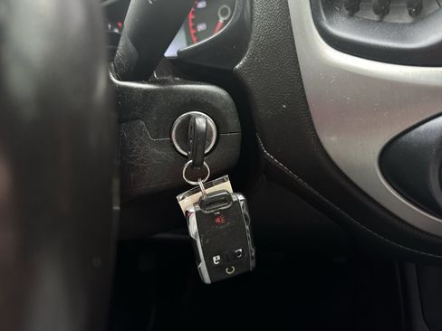 Used 2015 GMC Canyon SLT w/ Driver Alert Package image 17