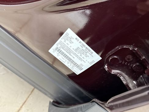 Used 2023 Ford Explorer Platinum w/ Premium Technology Package image 20