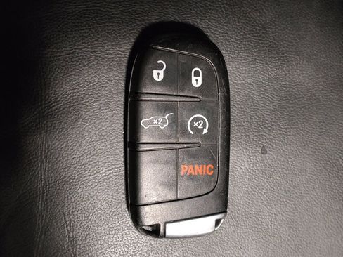 Used 2021 Jeep Grand Cherokee Limited AWD/4WD image 32
