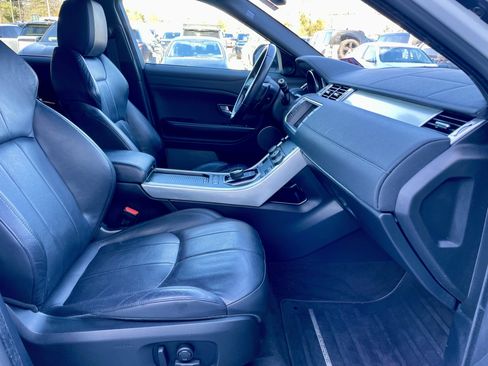 Used 2017 Land Rover Range Rover Evoque SE image 15