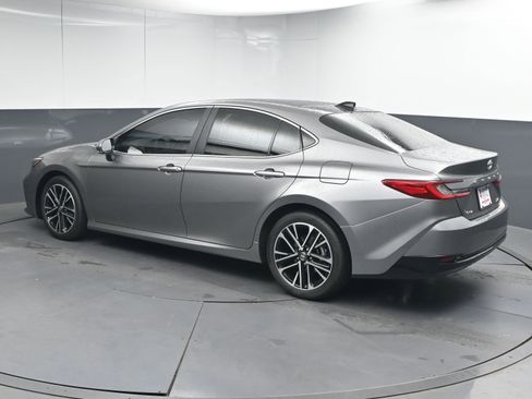 Used 2026 Toyota Camry XLE image 6