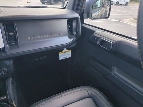 New 2025 Ford Bronco Badlands image 17