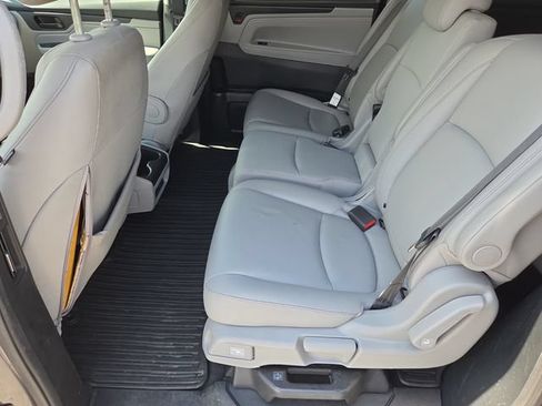 Used 2023 Honda Odyssey EX-L image 12