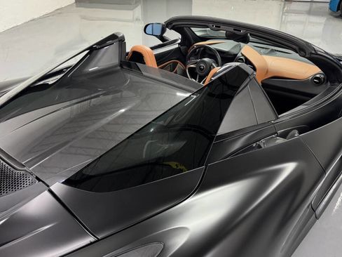 Used 2020 McLaren 720S Spider image 13