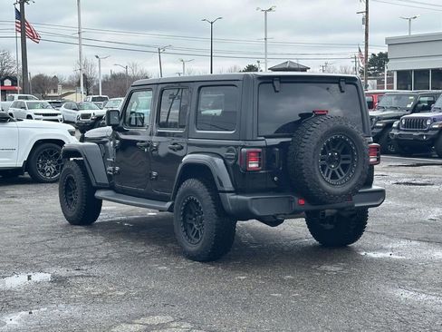 Used 2018 Jeep Wrangler Unlimited Sahara w/ Cold Weather Group image 6