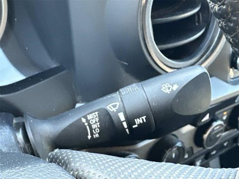 Used 2022 Toyota Tacoma TRD Off-Road image 24