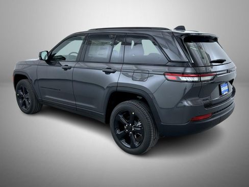 New 2025 Jeep Grand Cherokee Limited w/ Black Appearance Package AWD/4WD image 7