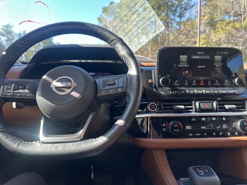 Used 2024 Nissan Pathfinder Platinum image 6