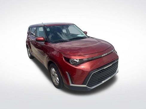 Used 2023 Kia Soul S FWD image 1