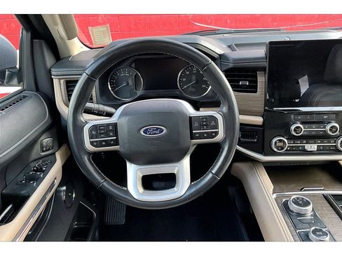 Used 2024 Ford Expedition Limited image 6