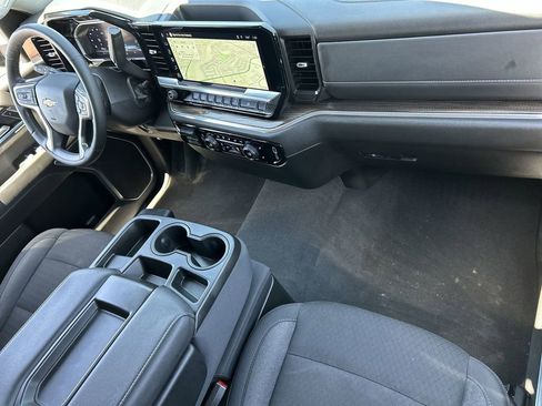 Used 2025 Chevrolet Silverado 3500 LT image 28