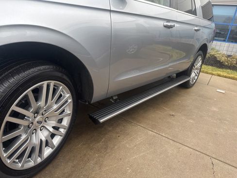 Used 2024 Ford Expedition Max Limited image 56