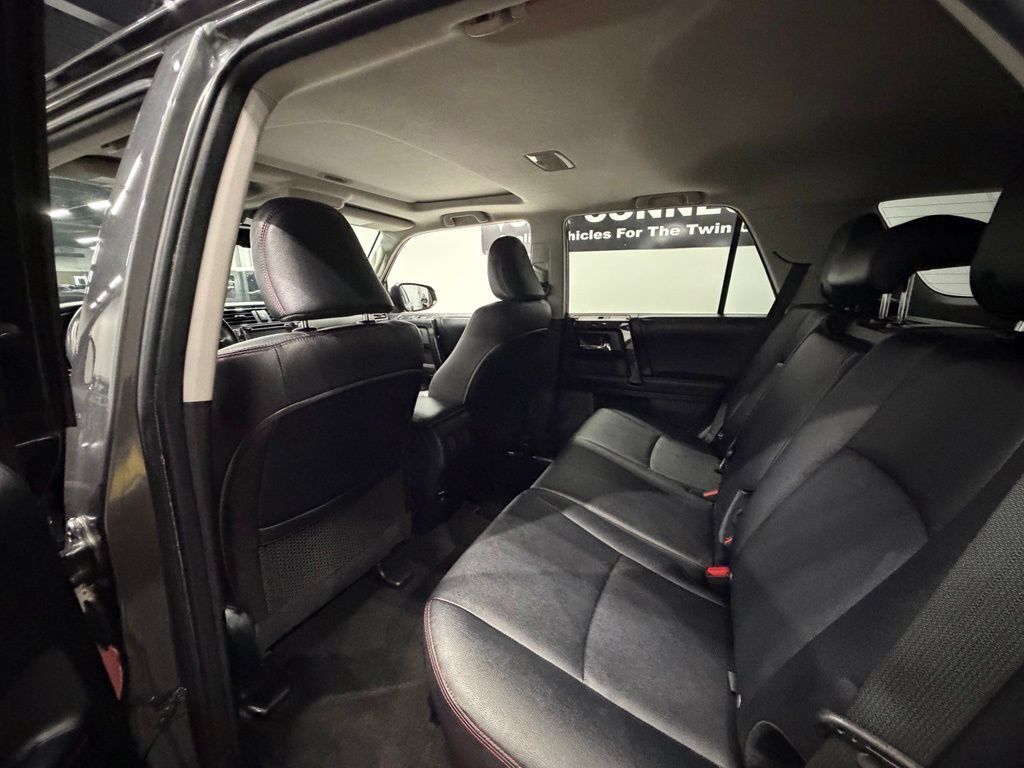 Used 2018 Toyota 4Runner TRD Off-Road Premium AWD/4WD image 29
