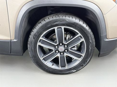 Used 2023 GMC Acadia SLT w/ Technology Package AWD/4WD image 36