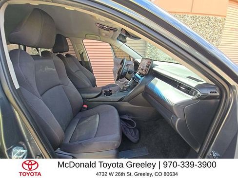 Used 2021 Toyota Venza LE AWD/4WD image 5