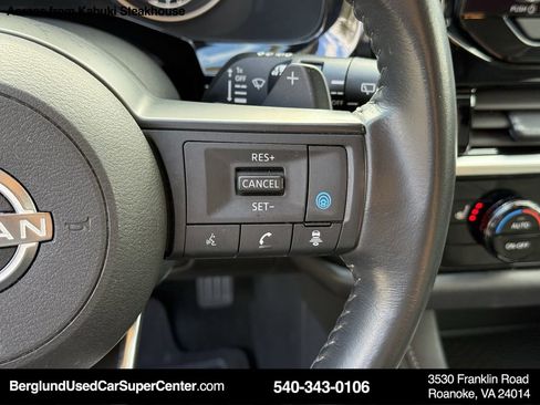 Used 2024 Nissan Pathfinder SV image 22