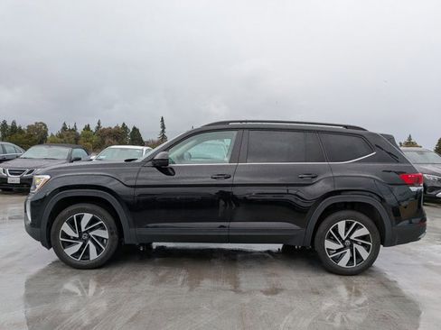Used 2025 Volkswagen Atlas SE image 8