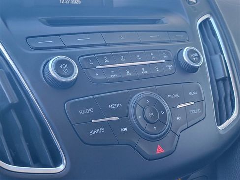 Used 2015 Ford Focus SE w/ Equipment Group 201A image 21