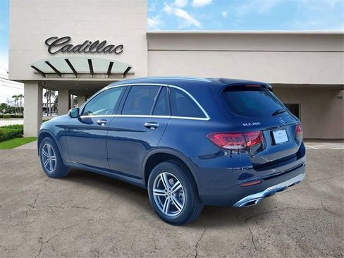 Used 2022 Mercedes-Benz GLC 300 4MATIC w/ Driver Assistance Package image 3