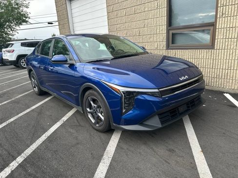 Used 2025 Kia K4 FWD image 2