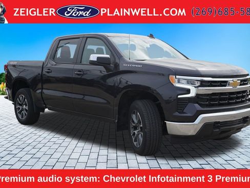 Used 2023 Chevrolet Silverado 1500 LT AWD/4WD image 7